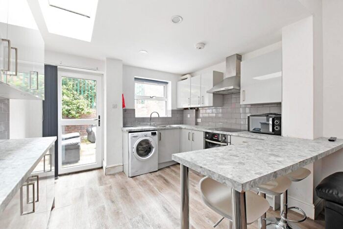 5 Bedroom House To Rent In Stalker Lees Road, Sheffield, S11