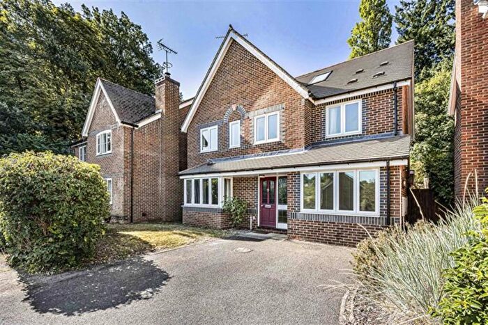 5 Bedroom Detached House To Rent In Hunters Chase, Caversham, Reading, RG4
