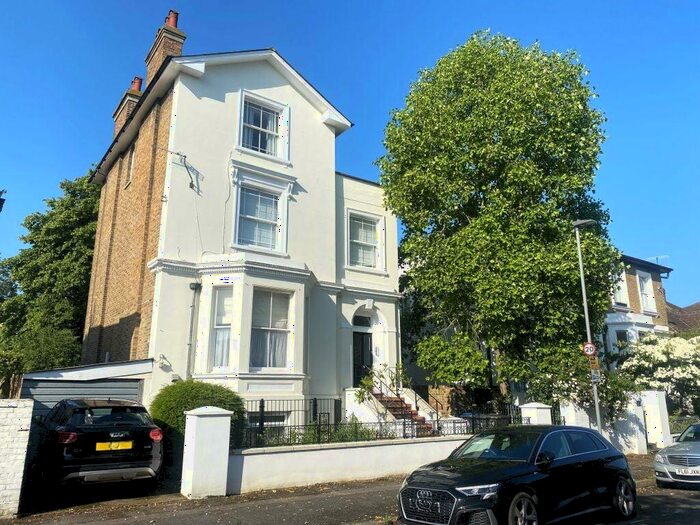 1 Bedroom Flat To Rent In Cadogan Road, Surbiton, KT6