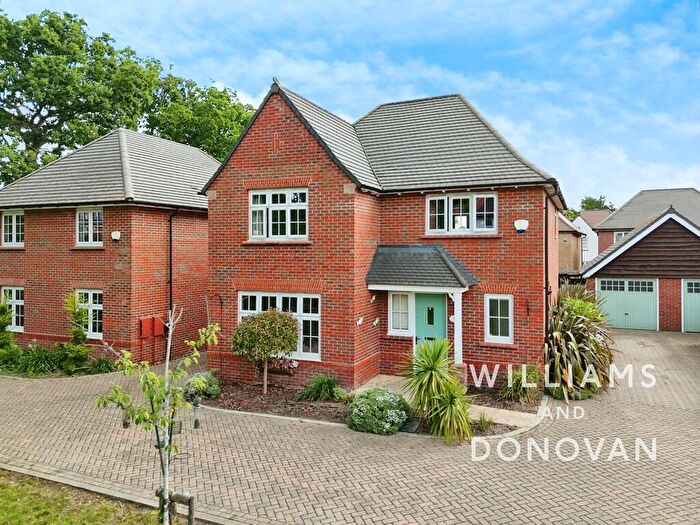 4 Bedroom Detached House For Sale In Loveday Way, Thundersley, SS7