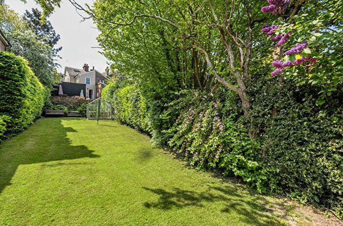 3 Bedroom Semi-Detached House For Sale In Hastings Road, Pembury, TN2