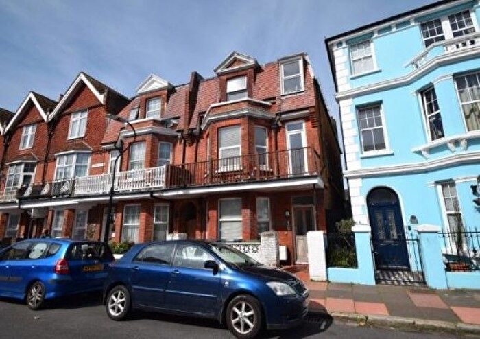 2 Bedroom Flat For Sale In Flat, St Aubyns Road, Eastbourne, BN22