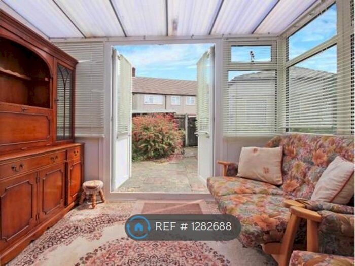 3 Bedroom Terraced House To Rent In Clarendon Gardens, Dartford DA2