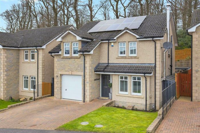 3 Bedroom Detached House For Sale In Clover Way, Blairhall, KY12