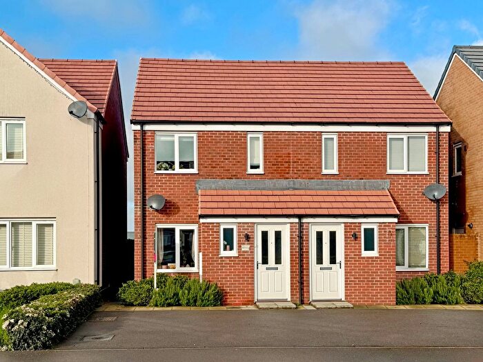 2 Bedroom Semi Detached House For Sale In Dakota Drive, Grove, OX12