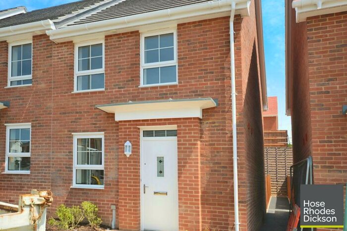3 Bedroom Semi-Detached House To Rent In Godric Road, Newport, PO30