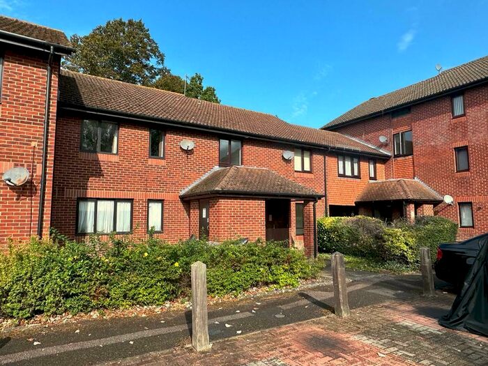 1 Bedroom Apartment To Rent In Worcester Drive, Didcot, OX11