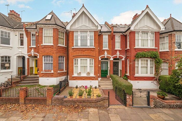 4 Bedroom Flat To Rent In Grasmere Road, London, N10