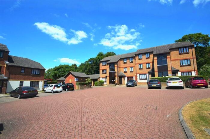 1 Bedroom Flat To Rent In Benhilton Gardens, Sutton, SM1