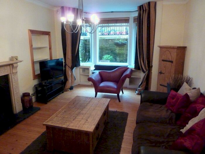 2 Bedroom Flat To Rent In Roxburgh Street, Dowanhill, Glasgow, G12