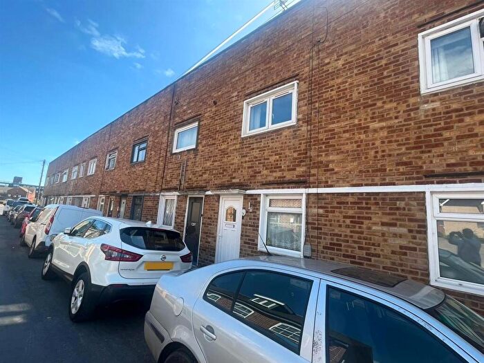 2 Bedroom Terraced House To Rent In Park Lane, Waltham Cross, EN8