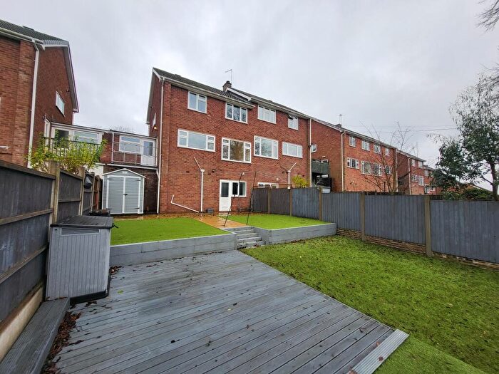 3 Bedroom House To Rent In Ashdown Drive, Stourbridge, DY8