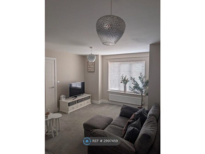 1 Bedroom Flat To Rent In Jazz Lane, Basildon, SS14