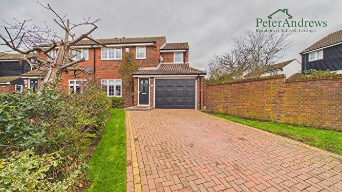 4 Bedroom Semi Detached House For Sale In Cairns Avenue, Woodford Green, IG8