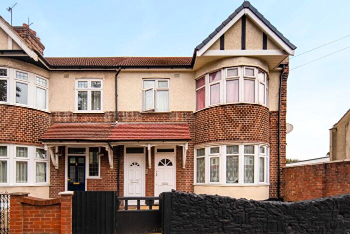 1 Bedroom Flat For Sale In Cumberland Road, London, E13