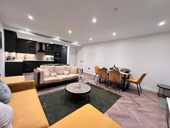 2 Bedroom Flat To Rent In Merino Gardens, London, E1W