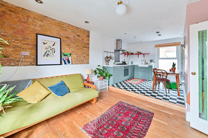 1 Bedroom Flat For Sale In Rye Lane, Peckham Rye, London, SE15