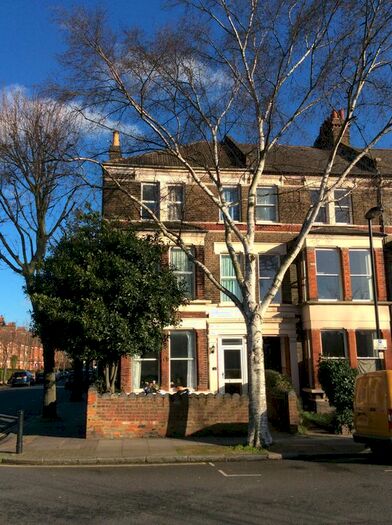 4 Bedroom Flat To Rent In Campdale Road, Tufnel Park, Islington, North London, N7