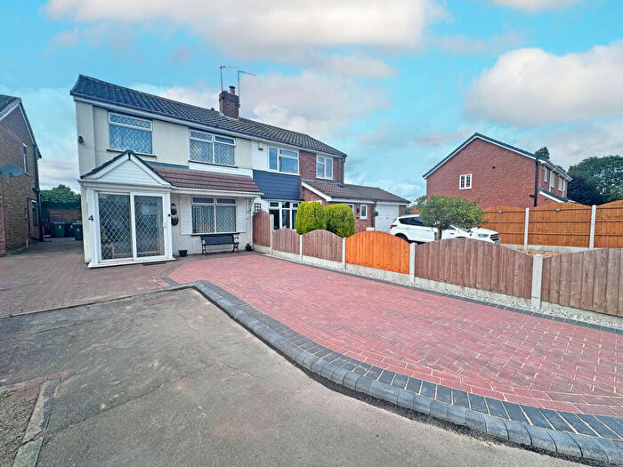 3 Bedroom Semi Detached House For Sale In Bartlett Close, Tipton, DY4