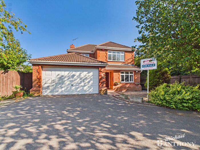 4 Bedroom Detached House For Sale In Jakeman Way, Aylesbury, HP21
