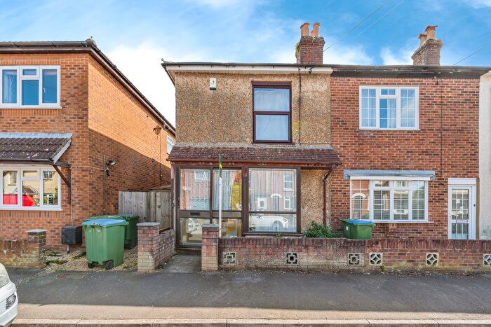 2 Bedroom Property To Rent In Queenstown Road, Southampton, SO15