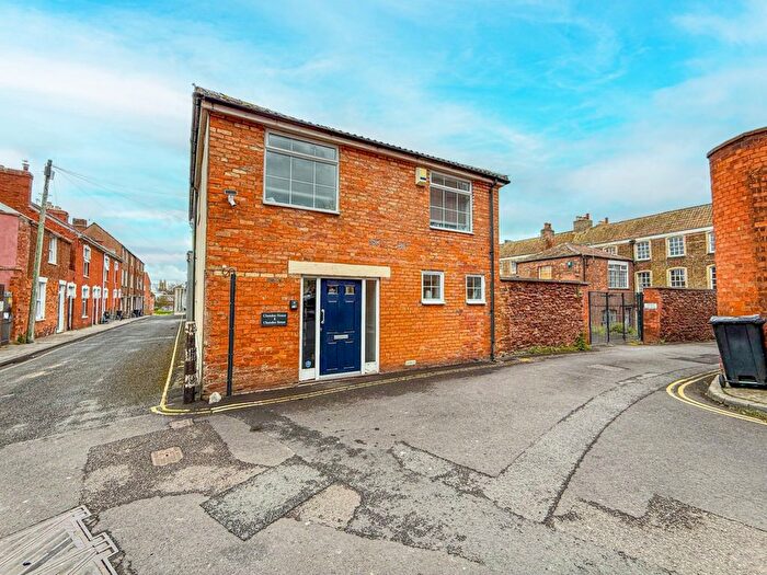 1 Bedroom Flat To Rent In Chandos Street, Bridgwater, TA6