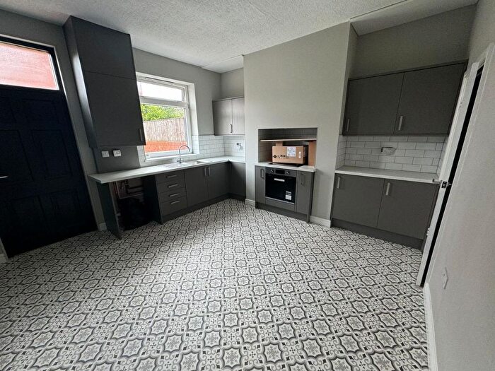 2 Bedroom Terraced House To Rent In School Street, Castleford, WF10