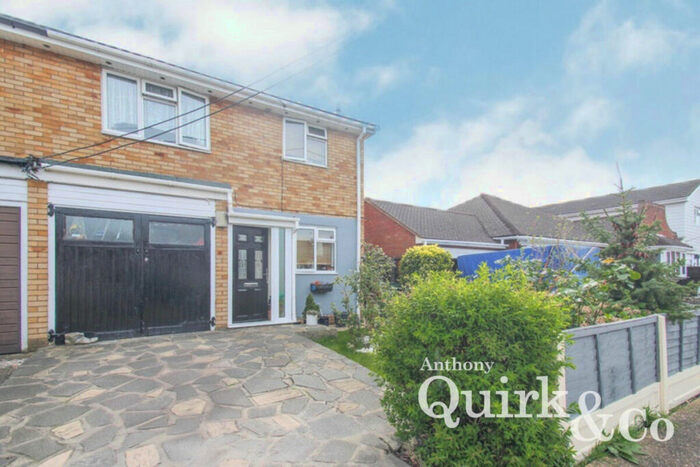3 Bedroom Semi-Detached House For Sale In Cambridge Road, Canvey Island, SS8