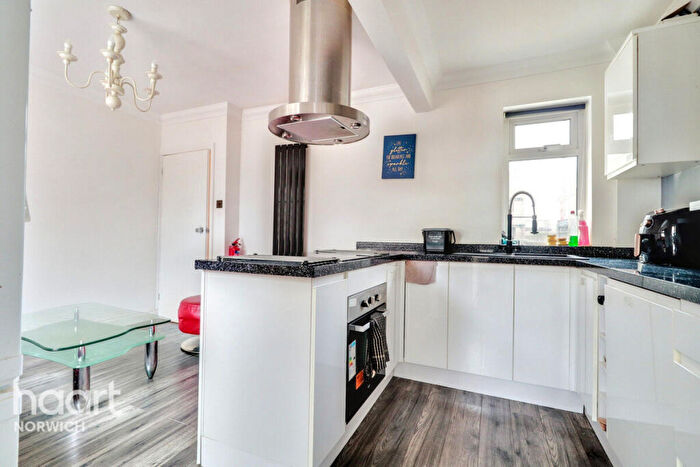 3 Bedroom Detached Bungalow For Sale In Bowthorpe Road, Norwich, NR5