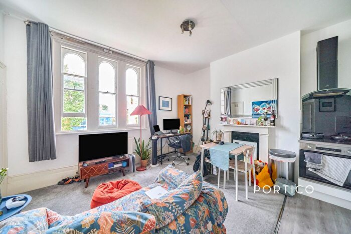 1 Bedroom Flat To Rent In Park Hill, London, SW4