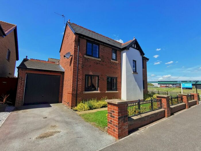 3 Bedroom Detached House To Rent In Riley Way, Hull, East Riding Of Yorkshire, Uk, HU3