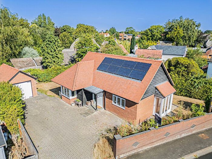 2 Bedroom Detached Bungalow For Sale In Blewbury Road, East Hagbourne, OX11