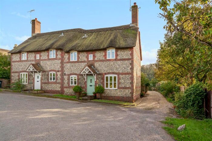 3 Bedroom Property For Sale In Hilton, Blandford Forum, DT11