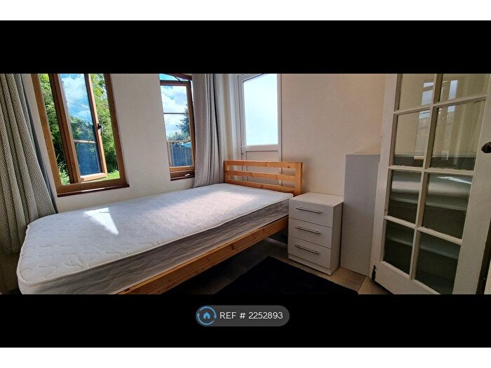 4 Bedroom Semi-Detached House To Rent In Littlebourne Road, Canterbury, CT1