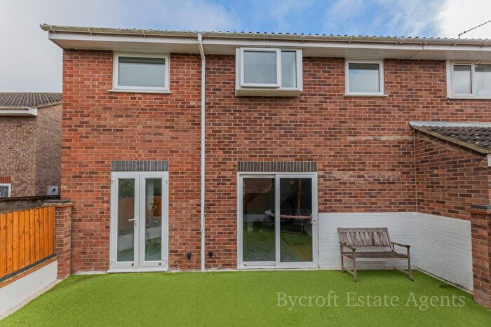 5 Bedroom Semi Detached House For Sale In Medeswell, Hemsby, NR29