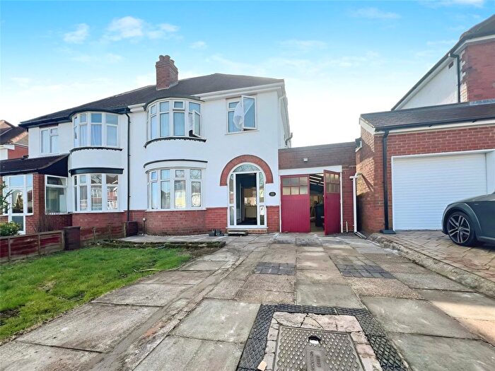 3 Bedroom Semi-Detached House To Rent In Benson Avenue, Wolverhampton, West Midlands, WV4