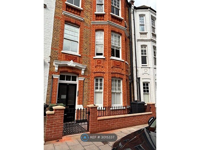 2 Bedroom Flat To Rent In Oval, London, SW9
