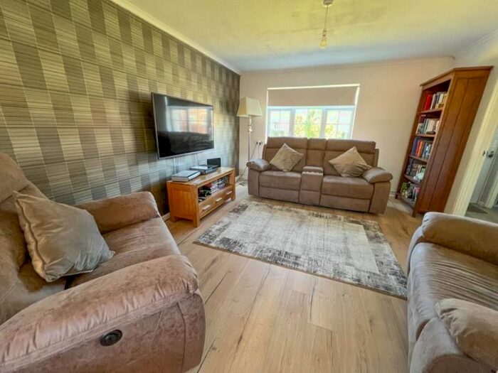 3 Bedroom Property To Rent In Oakwood, Waltham Abbey, EN9