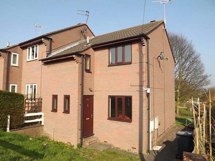 3 Bedroom Semi-Detached House To Rent In Cemetery Road, Chesterfield, S45
