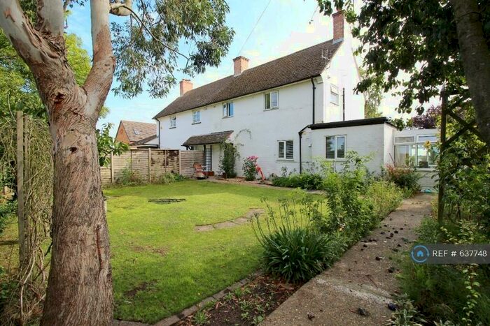 3 Bedroom Semi-Detached House To Rent In Broadgate, Spalding, PE12