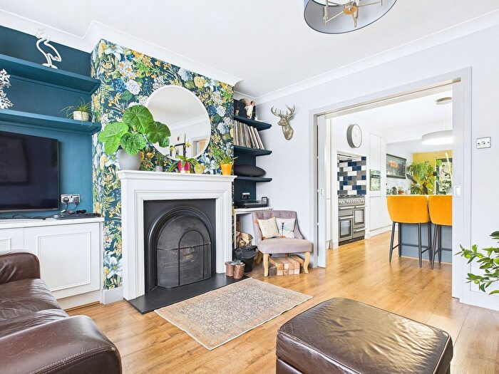 4 Bedroom End Of Terrace House For Sale In Vale Road, Portslade, BN41