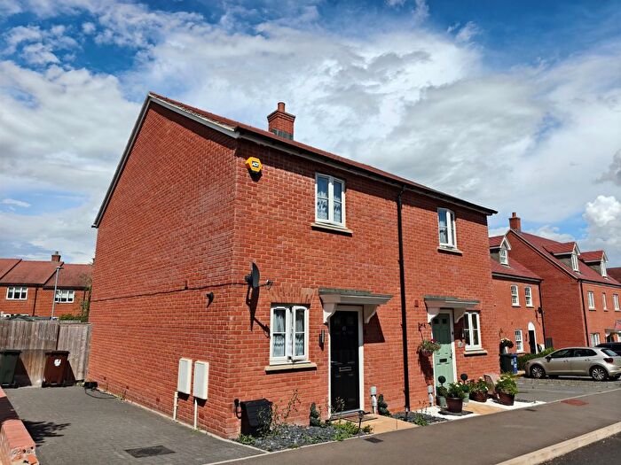 2 Bedroom Terraced House For Sale In Bourton Road, Banbury, OX16