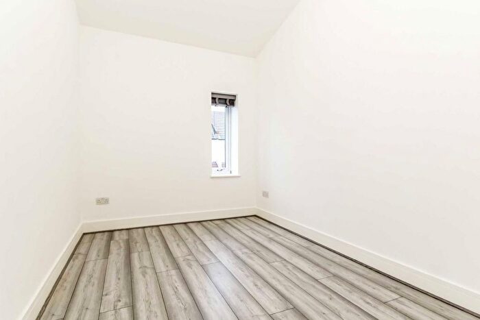 1 Bedroom Flat To Rent In York Road, Wimbledon, SW19