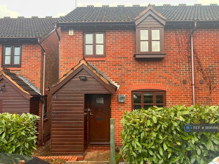 3 Bedroom Semi-Detached House To Rent In Coach Cottages, Barnt Green, Birmingham, B45