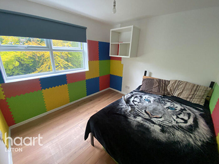 2 Bedroom Apartment To Rent In Downs Road, Luton, LU1