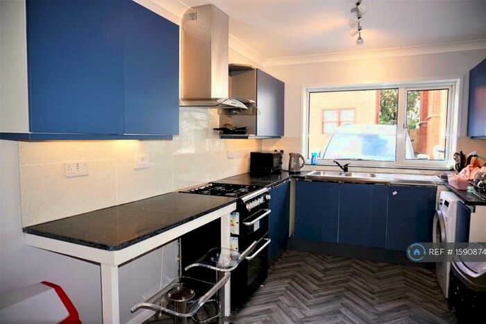 6 Bedroom Detached House To Rent In New Town Street, Canterbury, CT1