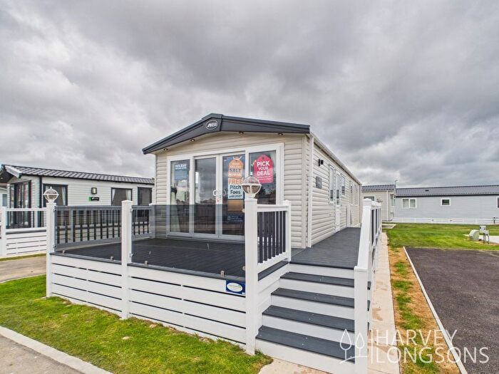 2 Bedroom Park Home For Sale In Faversham Road, Seasalter, Whitstable, CT5