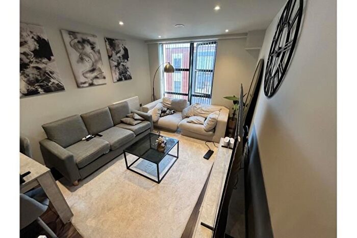 2 Bedroom Flat For Sale In Moreton Street, Birmingham, B1