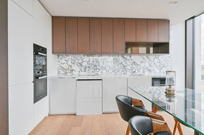 2 Bedroom Flat To Rent In Casson Square, Southwark, London, SE1