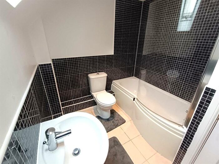 2 Bedroom Apartment To Rent In Chiltern Road, Little Stanion, Corby, NN18